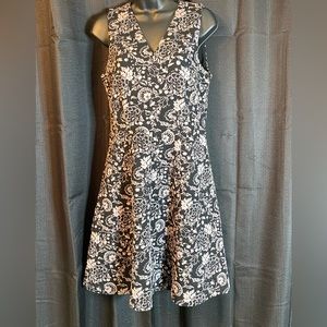 Loft A-line dress. Gray & Cream. EUC! Size 4